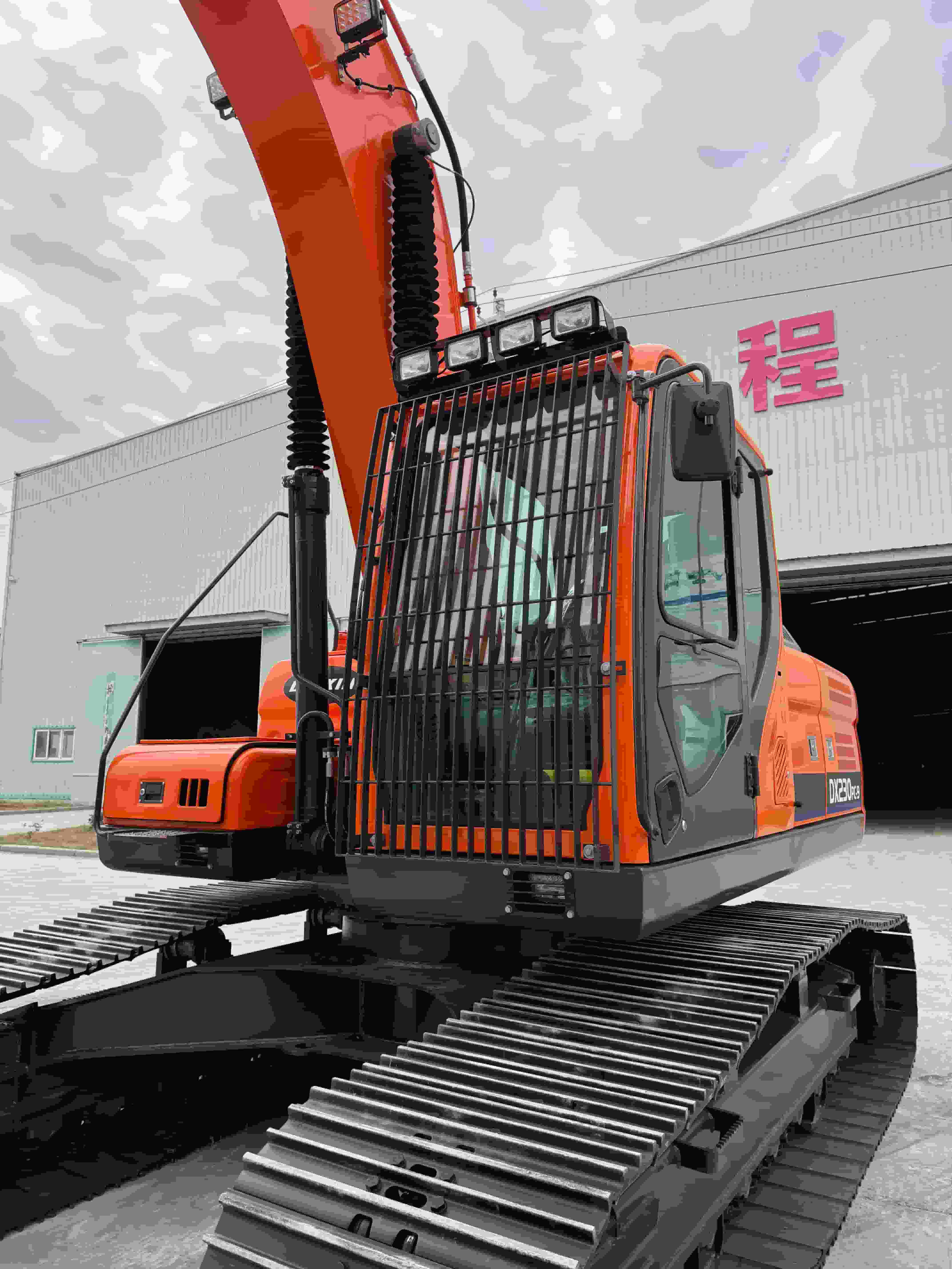 DX230PC-9 21.6 Tons Crawler Excavator